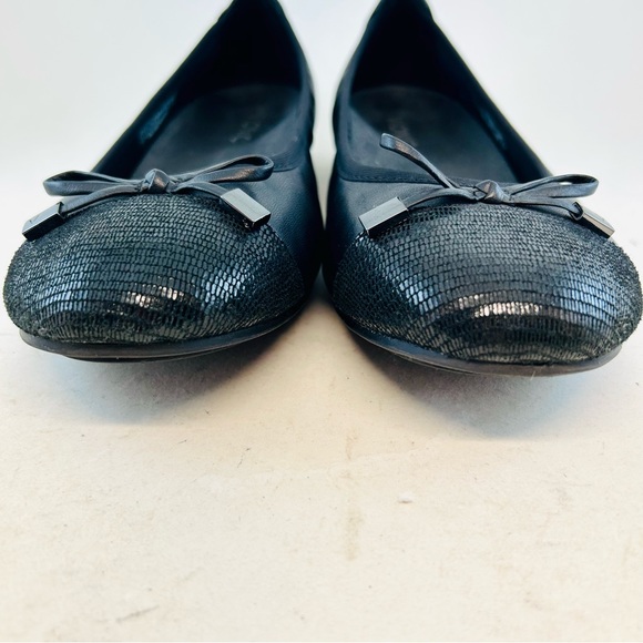 Vionic Black Leather Minna Bow Cap Toe Ballet Flats, size 9 EU 41 - Picture 3 of 11